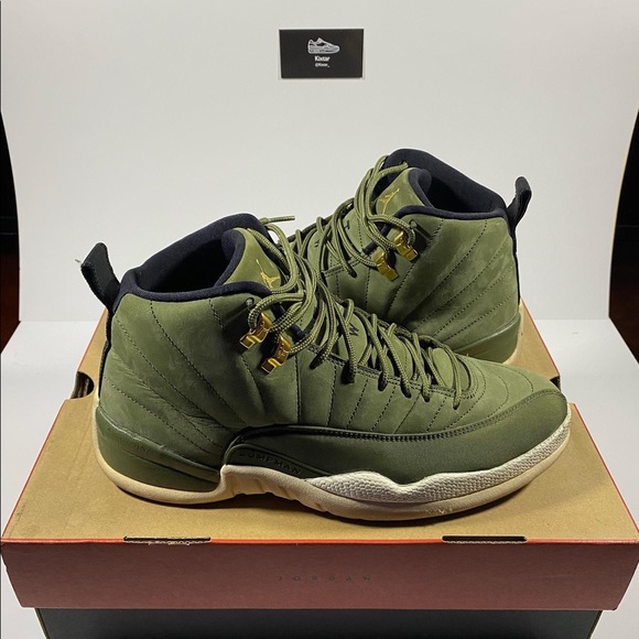 Authentic: Yes
Shoe condition:9/0
Box: Yes
Box Condition: 9/10
Size:10
Price:400 - Picture 11 of 15